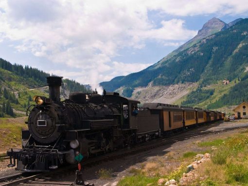 Summer in Silverthorne: Where Art Meets Alpine Adventure Summer in Silverthorne: Where Art Meets Alpine Adventure